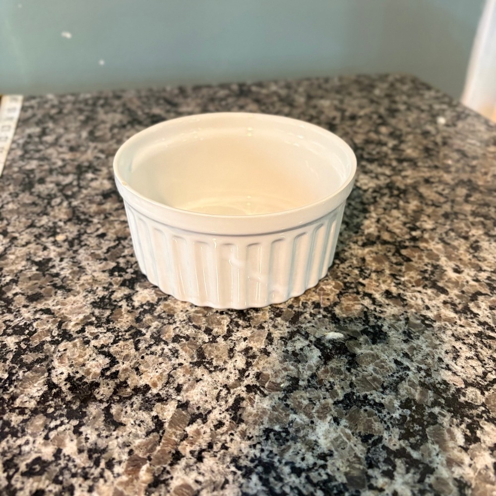2 White Ceramic Fluted Ramekin Souffle Dish Round Stoneware Baking Cup 4.5 Inch